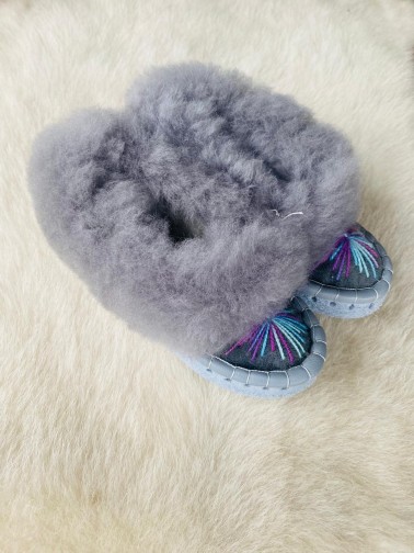 Tradycyjne kapcie dziecięce Grey Cloud