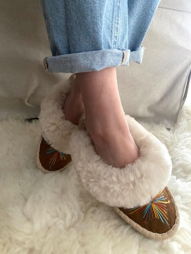 Tradycyjne kapcie damskie wsuwane Maple Mules